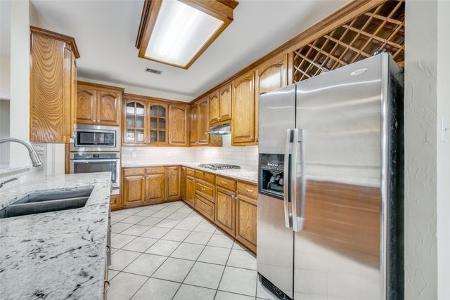 2604 Heather Brook Court, Bedford, TX 76021