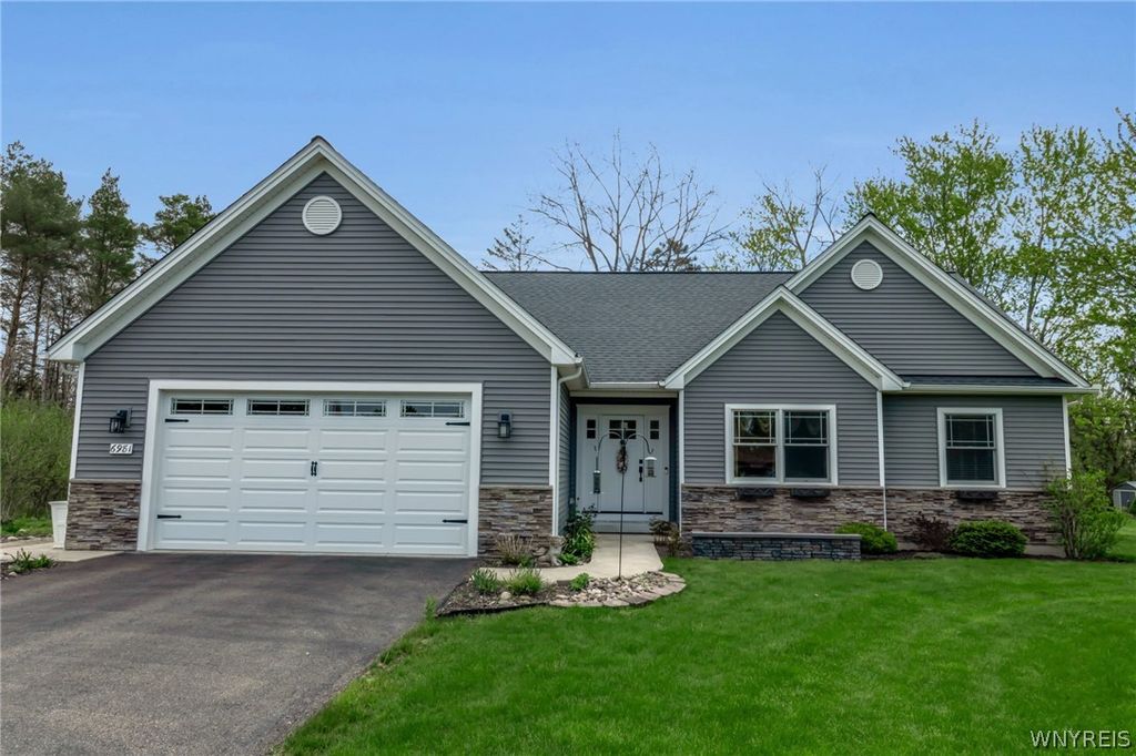 6981 Clinton Street, Elma, NY 14059
