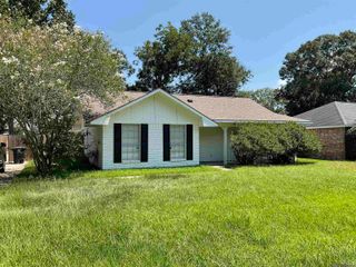 11351 Moultrie Ave, Saint George, LA 70817