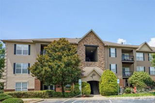 181 Brickton Village Circle 301, Fletcher, NC 28732