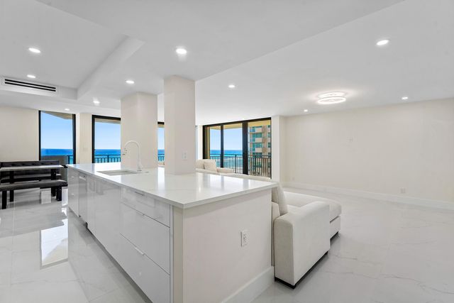 5460 N Ocean Drive 5b, Singer Island, FL 33404