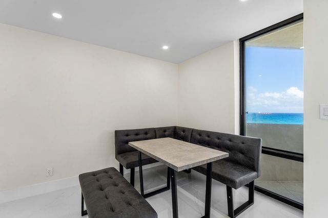 5460 N Ocean Drive 5b, Singer Island, FL 33404