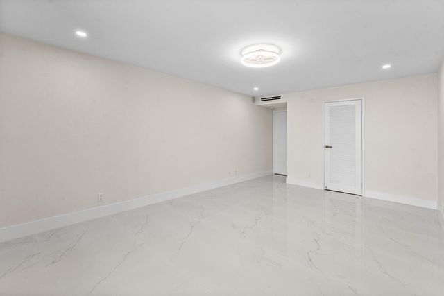 5460 N Ocean Drive 5b, Singer Island, FL 33404