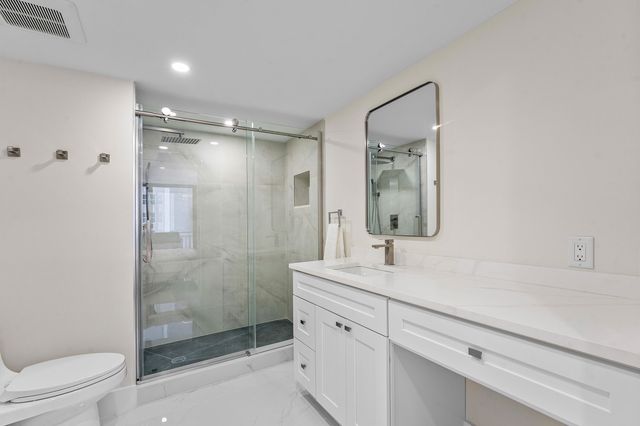 5460 N Ocean Drive 5b, Singer Island, FL 33404