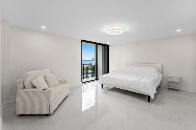 5460 N Ocean Drive 5b, Singer Island, FL 33404