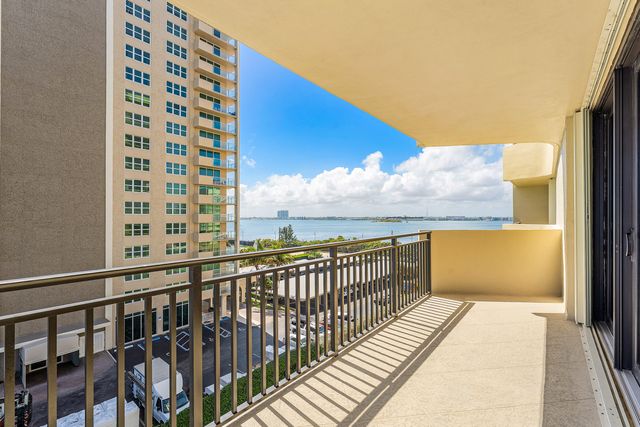 5460 N Ocean Drive 5b, Singer Island, FL 33404