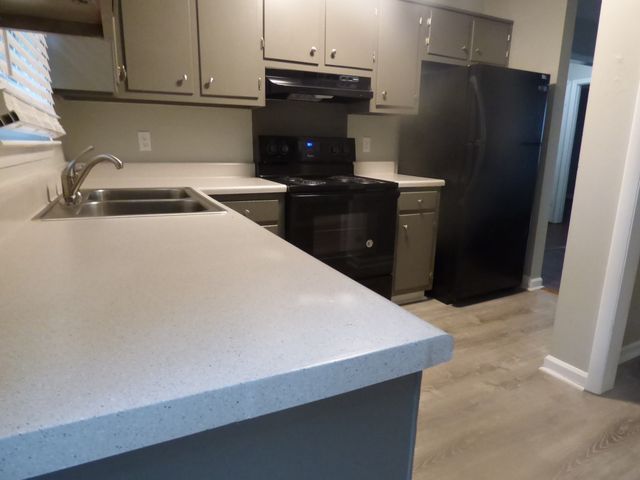 745 Trail Dr, Gallatin, TN 37066