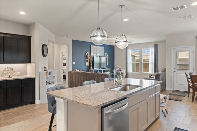 824 Greenford Manor, Fort Worth, TX 76247
