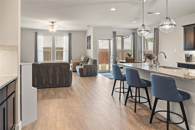 824 Greenford Manor, Fort Worth, TX 76247