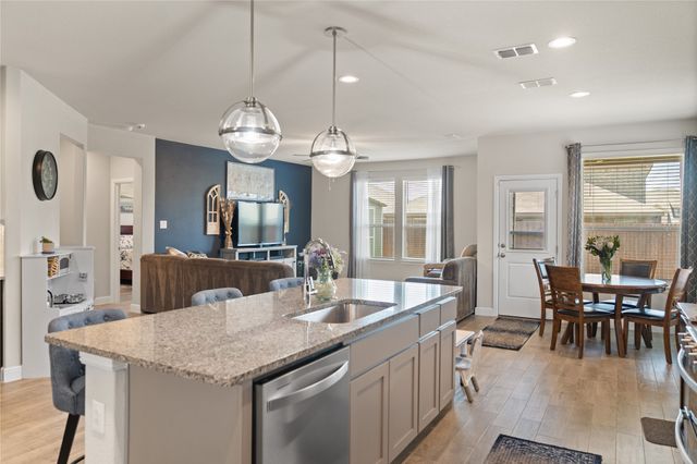824 Greenford Manor, Fort Worth, TX 76247
