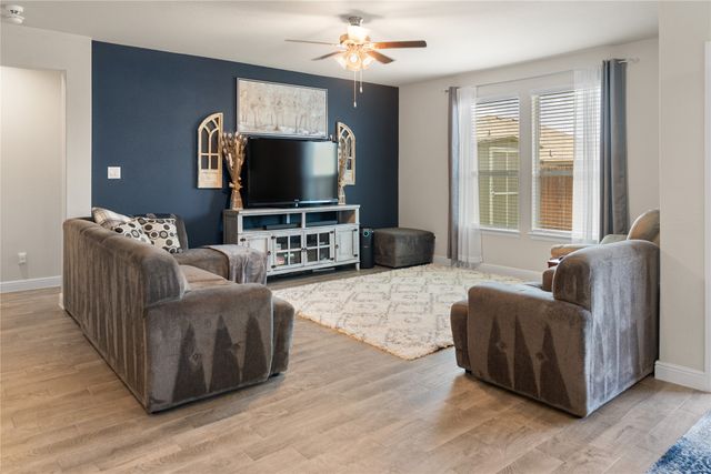 824 Greenford Manor, Fort Worth, TX 76247