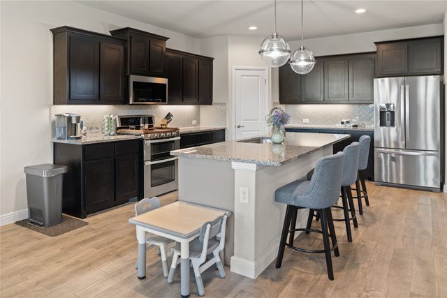 824 Greenford Manor, Fort Worth, TX 76247
