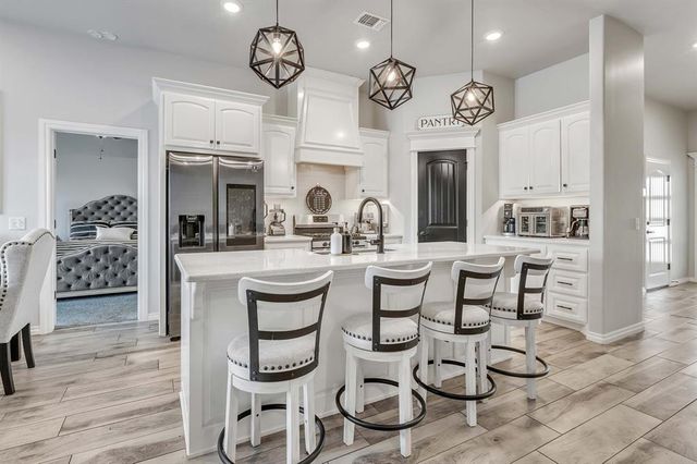 9221 NW 91st Street, Yukon, OK 73099