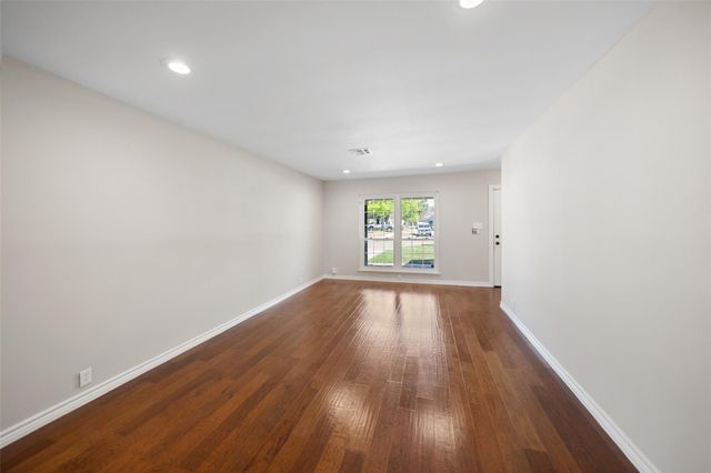 5203 Chantilly Lane, Houston, TX 77092