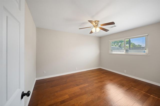 5203 Chantilly Lane, Houston, TX 77092