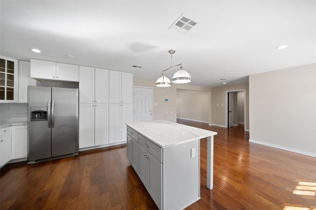 5203 Chantilly Lane, Houston, TX 77092