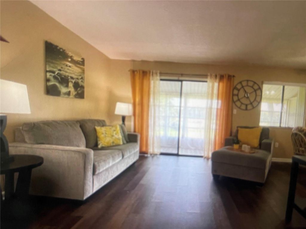 Image 12 of property listing at 757 MIDWAY DRIVE B, Ocala, FL 34472