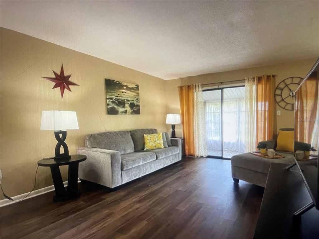 Image 13 of property listing at 757 MIDWAY DRIVE B, Ocala, FL 34472