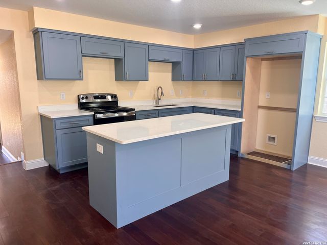 38 Carlota, San Antonio, TX 78228