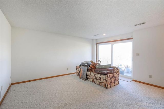 8409 Westridge Road, Raytown, MO 64138