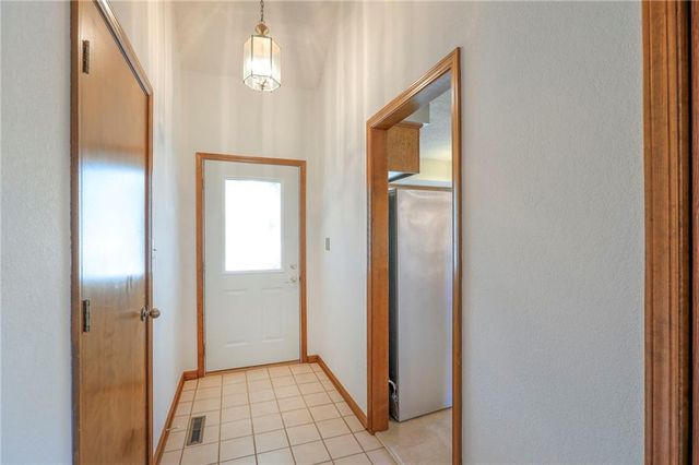 8409 Westridge Road, Raytown, MO 64138