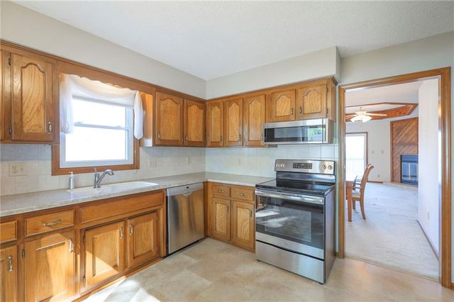 8409 Westridge Road, Raytown, MO 64138
