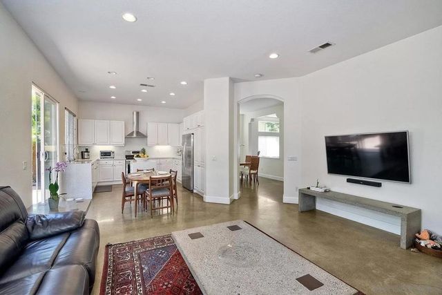 5778 Concord Woods, San Diego, CA 92130