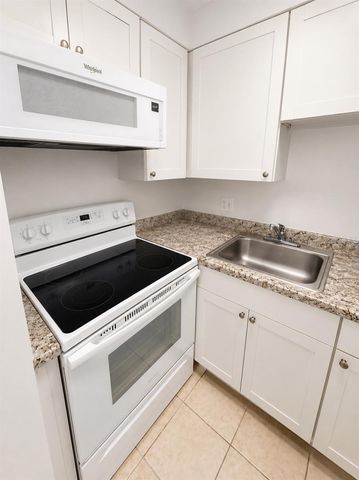 1727-1727 NE 2ND STREET 1, Ocala, FL 34470