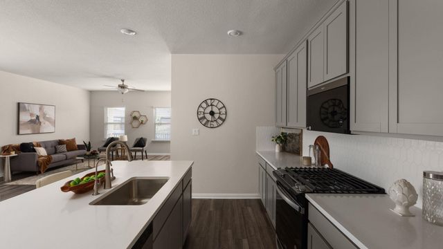 174 El Capitan LOOP, Dripping Springs, TX 78620