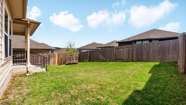 174 El Capitan LOOP, Dripping Springs, TX 78620