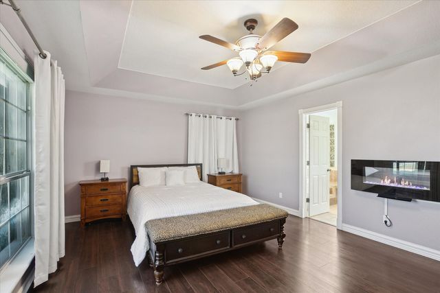 117 Lost Oak Drive, Azle, TX 76020