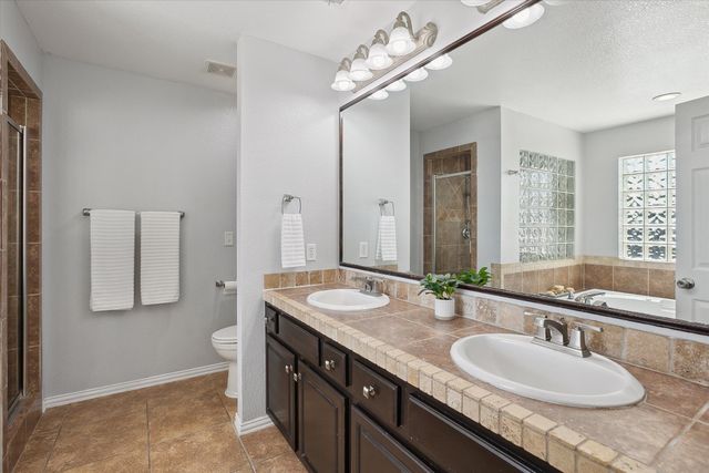117 Lost Oak Drive, Azle, TX 76020
