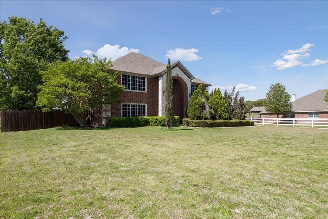 117 Lost Oak Drive, Azle, TX 76020