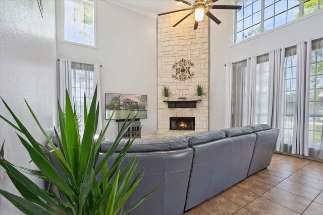 117 Lost Oak Drive, Azle, TX 76020