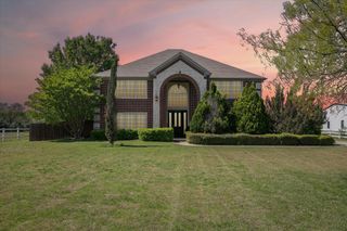 117 Lost Oak Drive, Azle, TX 76020