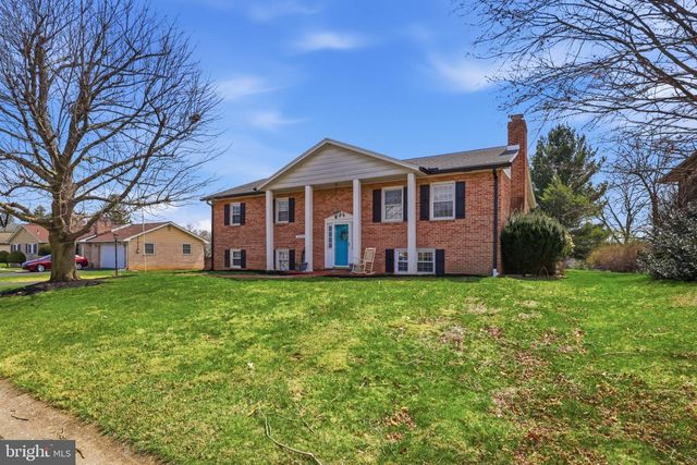 2874 SUNSET DR, Dallastown, PA 17313