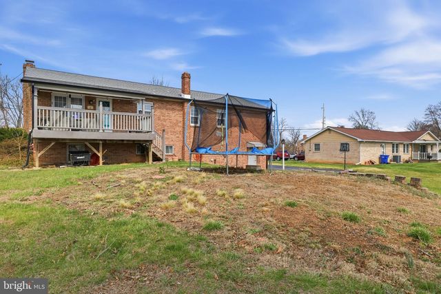 2874 SUNSET DR, Dallastown, PA 17313