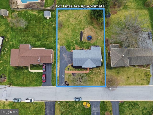 2874 SUNSET DR, Dallastown, PA 17313