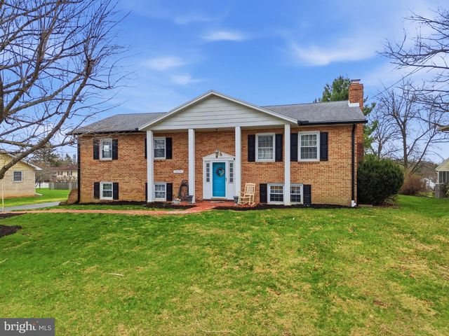 2874 SUNSET DR, Dallastown, PA 17313