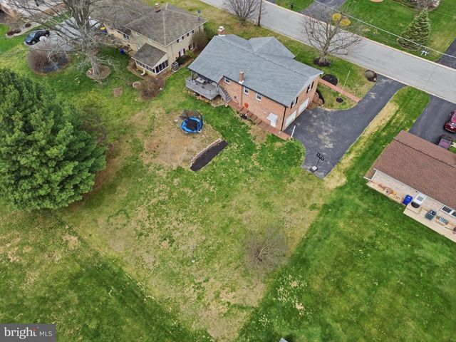 2874 SUNSET DR, Dallastown, PA 17313