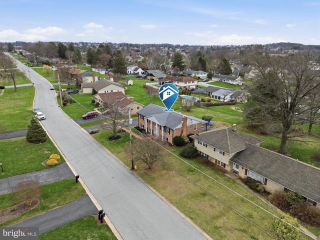 2874 SUNSET DR, Dallastown, PA 17313