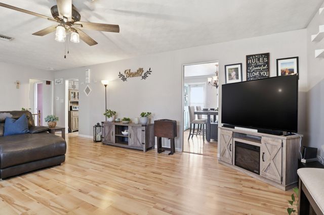 2874 SUNSET DR, Dallastown, PA 17313