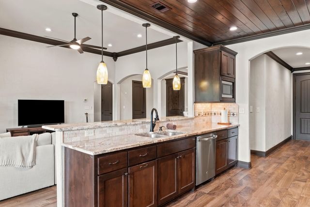 1417 Skogee Cir, Longview, TX 75605