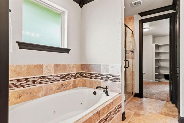 1417 Skogee Cir, Longview, TX 75605