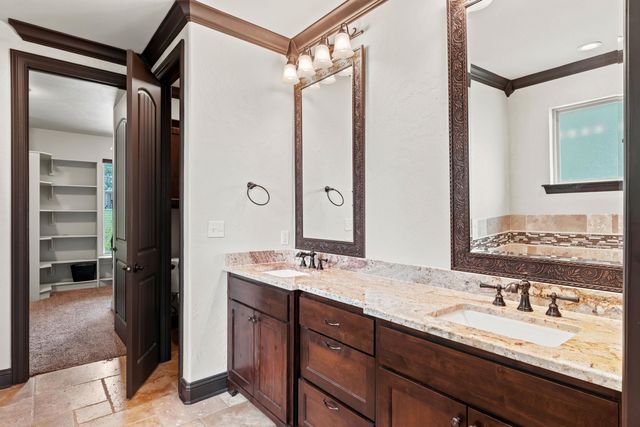 1417 Skogee Cir, Longview, TX 75605