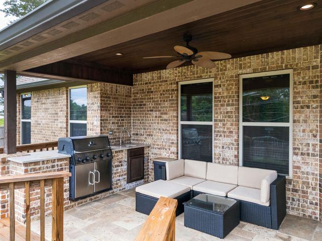 1417 Skogee Cir, Longview, TX 75605