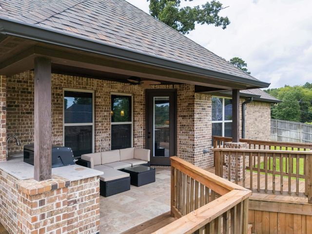 1417 Skogee Cir, Longview, TX 75605