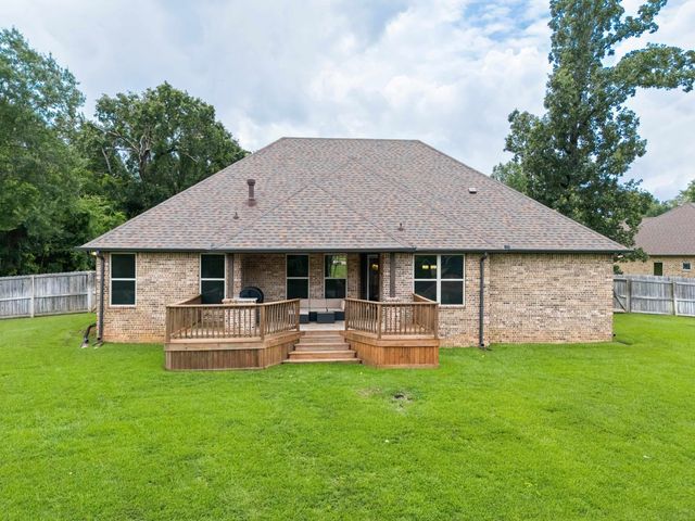 1417 Skogee Cir, Longview, TX 75605