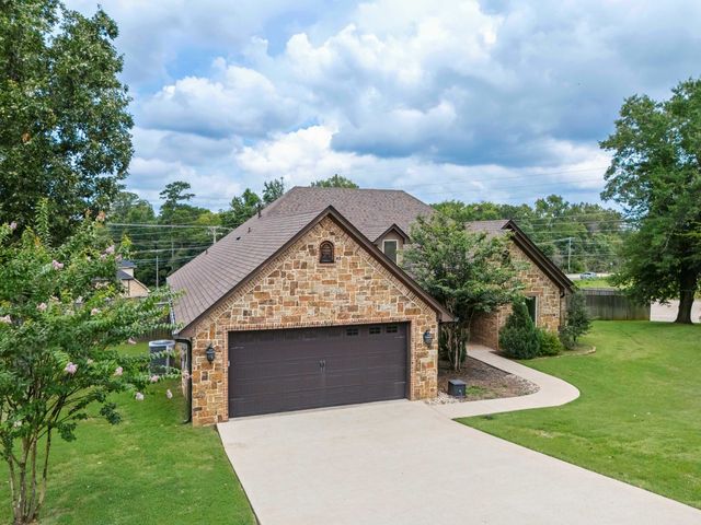 1417 Skogee Cir, Longview, TX 75605