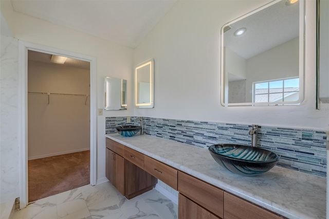 1409 HOLLEMAN, Valrico, FL 33596